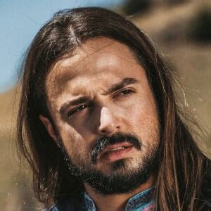 Ian Munsick - Age, Family, Bio | Famous Birthdays