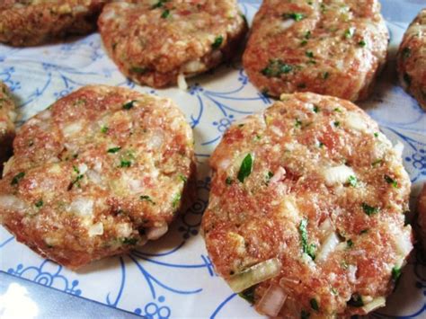 Saftige Frikadellen Aus Th Ringer Mett Rezept Kochbar De