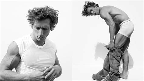 Jeremy Allen White Schittert In Campagne Calvin Klein