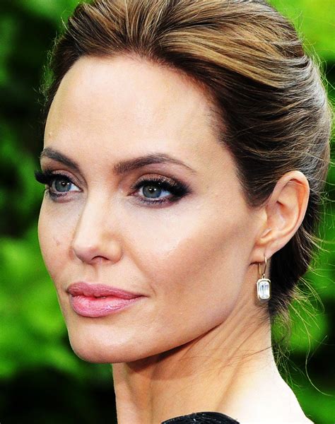 Angelina Jolie's Makeup Artist on Sculpting Cheekbones: How to Enhance ...