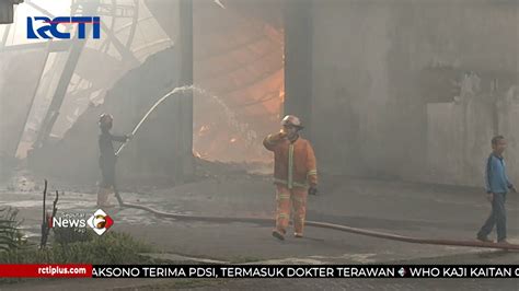 Kebakaran Pabrik Mebel Tiga Gedung Dan Gudang Ambruk Di Sidoarjo