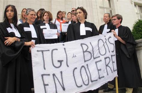 Justice Les Greffiers Font Monter La Pression D Un Cran