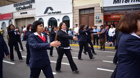 Ugel Tacna Participa De Ceremonia Y Desfile C Vico Patri Tico Por El