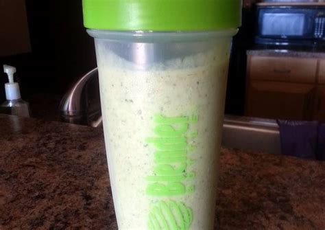 Healthy meal replacement shake Recipe by OoberDogLover - Cookpad