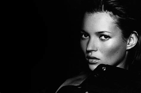 Kate Moss By Mario Testino Portret Zwart Wit Zwart