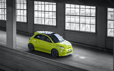 Abarth Fiat 500e Ev Electric 2023 Yellow 004 Driving Co Uk From The