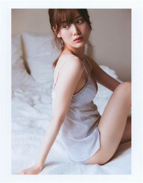 Photobook 乃木坂46 山下美月1st写真集 忘れられない人 B Models Vibe Page 3