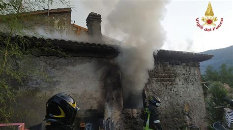 Villa Santo Stefano Incendio In Un Casolare Abbandonato In Azione I