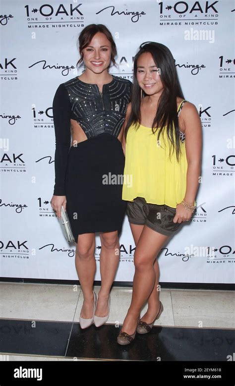 Hot Sexy Mari Koda Bikini Pics