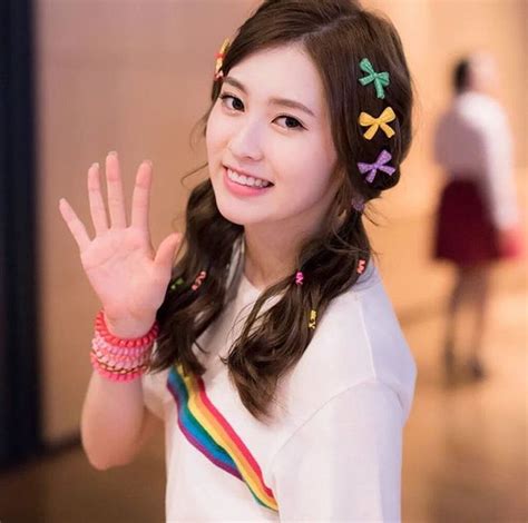 Ghim của H Marcella trên DIA 다이아