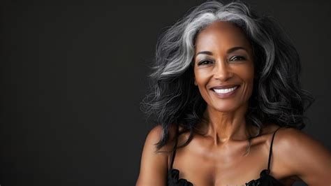 Premium Photo Mature Black Woman With Smooth Skin And Gray Hair