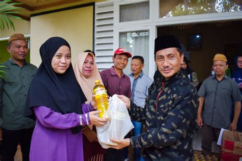 Bupati Gorontalo Serahkan Bantuan Stimulan Ke Kelompok Usaha Mikro