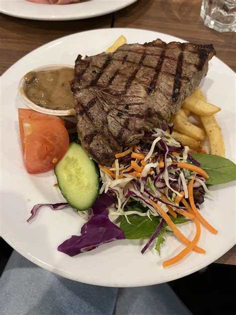 The Four Mile Creek Hotel In Strathpine Qld Restaurant Reviews