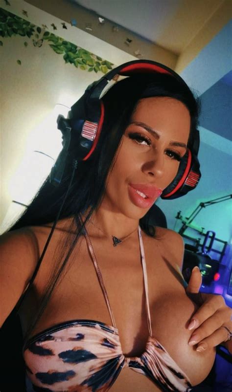 Tw Pornstars Lorette Lorena Twitter Any Gamers Up For Some Games