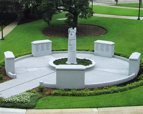 Hunt Memorials - Hunt Memorials Inc. Nashville's Oldest Monument