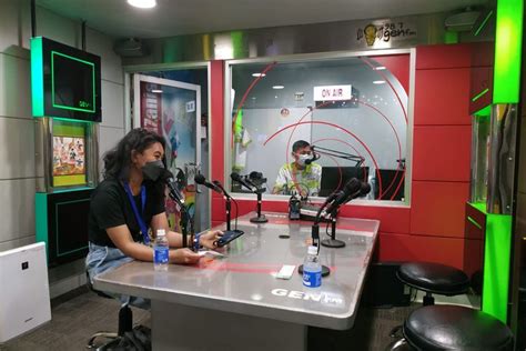 Foto Penyiar Radio Keahlian Kecakapan Dan Prinsip Dasar Siaran