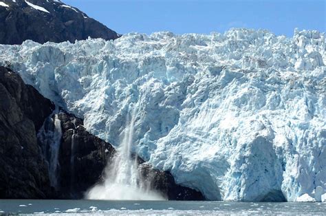 Malaspina Glacier, world's largest piedmont glacier, surges ...