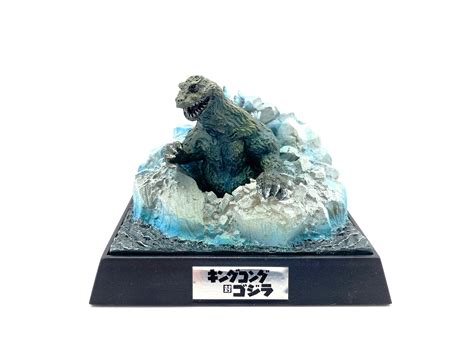 Godzilla Vs. King Kong 1962 Bandai Polystone Diorama Vintage - Etsy