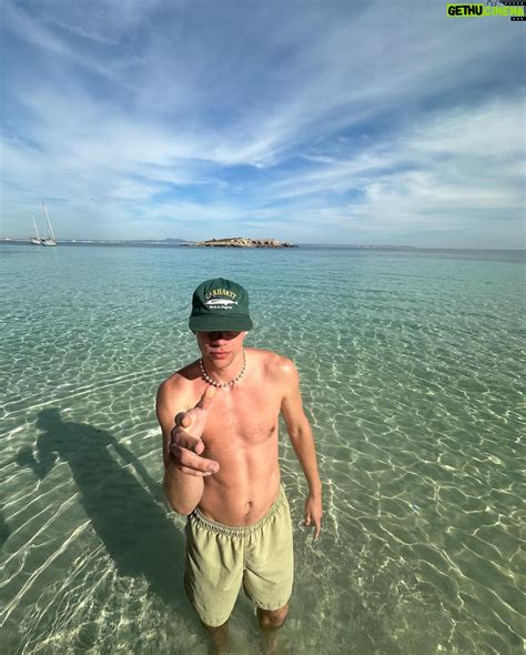 Gleb Abrosimov Wiki, Biography, Age, Photos, Spouse and more