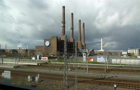 File:VW-factory-wolfsburg hg.jpg