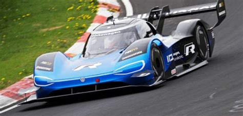 Volkswagen Id R Smashes Ev Lap Record At N Rburgring Automotive