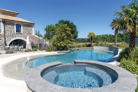 Spa béton sur mesure piscine balnéothérapie à domicile