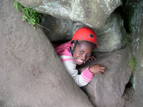 Rock Scrambling & Weaselling in the Peak District - Blue Mountain ...