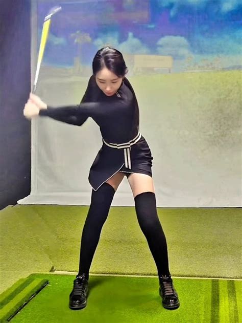 Pin by 윤아 엄 on 골프 옷 Golf outfits women Golf outfit Sporty girls