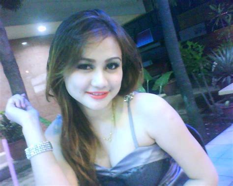 Hot Sexy Wawa Zainal Bikini Pics