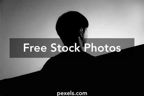 people glancing       people glancing