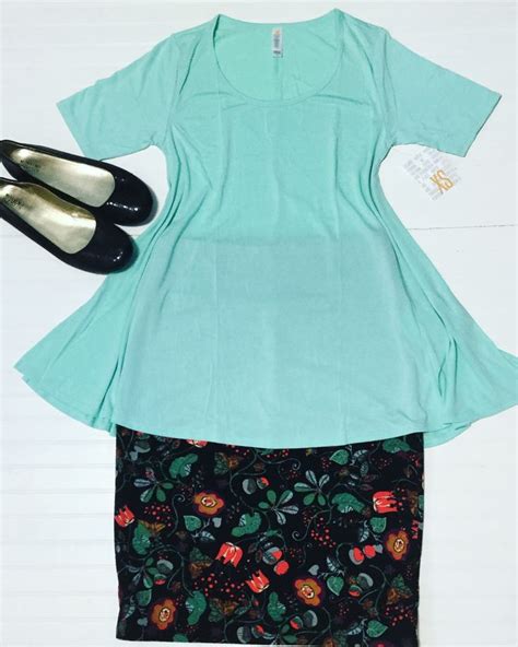 Lularoe Perfect T And Cassie Skirt Outfit Adorable Flat Lay And