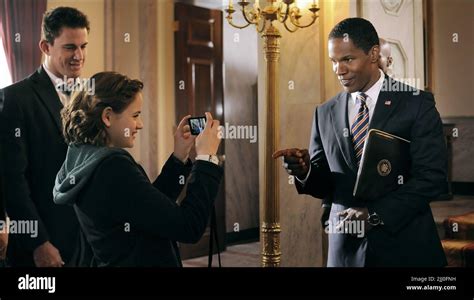 Joey King And Jamie Foxx Hi Res Stock Photography And Images Alamy