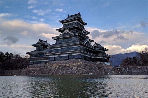 keunikan istana matsumoto istana tertua  jepang bobo