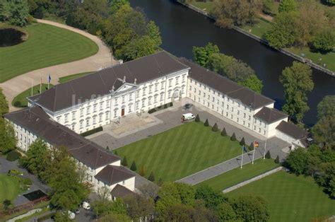 Luftaufnahme Berlin Amtssitz Des Bundespr Sidenten Im Schlo Park Von