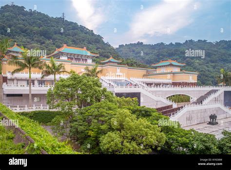 National Palace Museum In Taipei Stock Photo Alamy