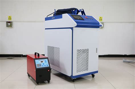 1000w 1500w 2000w Handheld Fibre Laser Welder For Metal