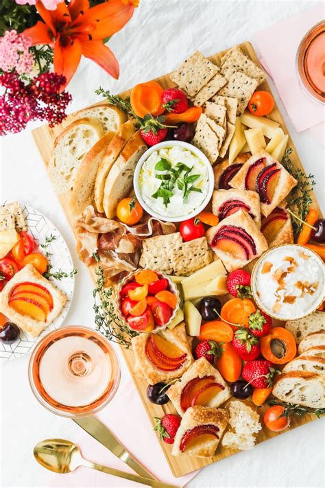 A Simple And Seasonal Brunch Board To Satisfy All Of Your Brunch Cravings With Sweet And Savoury