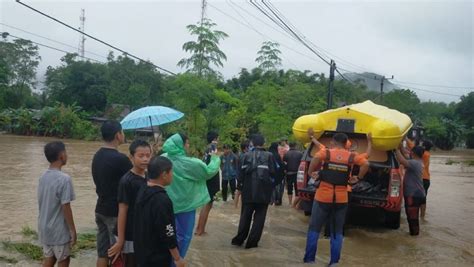 Banjir Bandang Landa Maros Sulsel Bnpb Jembatan Putus