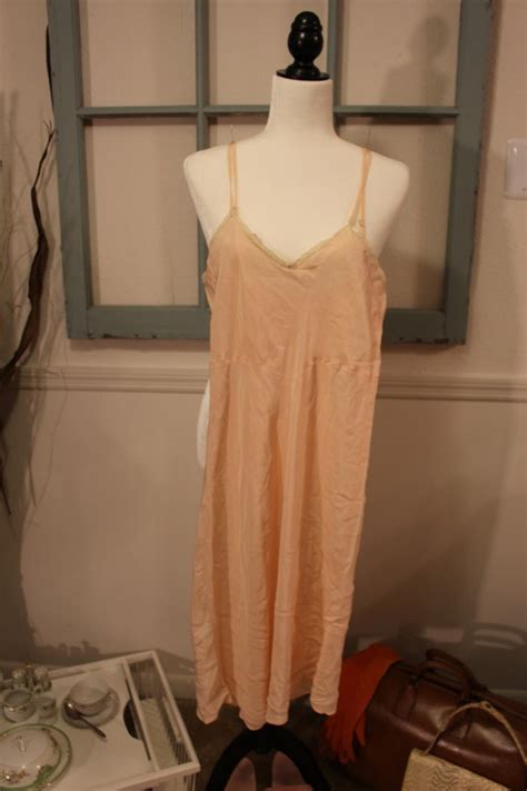 Vintage 1930s Peachy Pink Rayon Silk Slip Nigh Gem