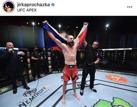 【ufc】プロハースカの衝撃koに世界中のファイターから驚きの声「雪崩のよう」「次の髪型は決まった」 ゴング格闘技