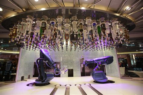 Tipsy Robot: Robotic Bartenders Pour Drinks At First Fully Automatic