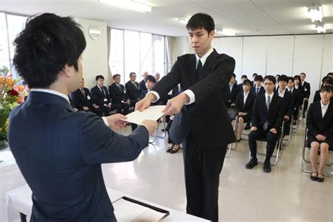 辞令を交付して新体制で新年度がスタート