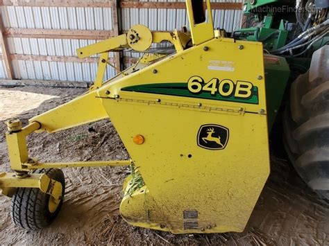 2006 John Deere 640B Self Propelled Forage Harvester Heads Windrow