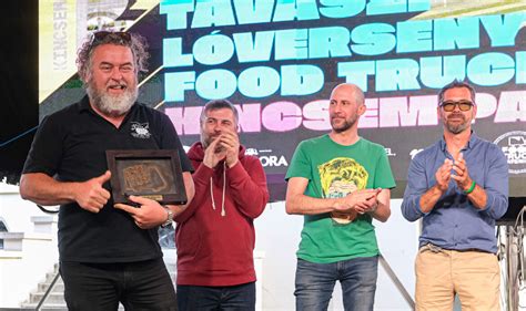 Idén is tarolt a jó cuccos malacos szendvics a street food kedvelőinek