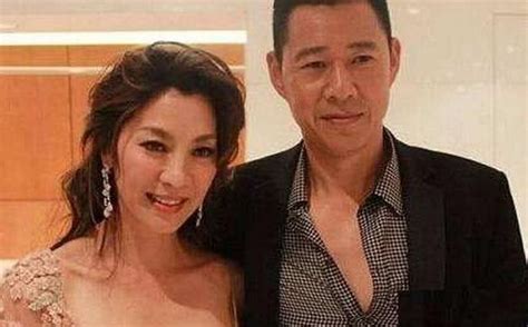 63岁张丰毅老婆曝光，原来是我们熟悉的她，难怪和吕丽萍离婚！张丰毅吕丽萍霍凡新浪新闻