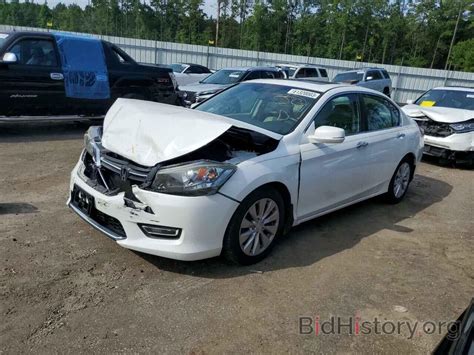 Report 1HGCR2F83DA249180 HONDA ACCORD 2013 WHITE GAS Price And Damage