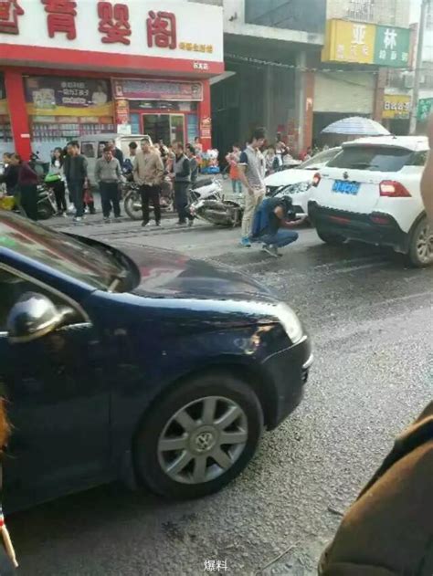 貴港桂平市石龍鎮小車撞摩托致人受傷倒地 每日頭條