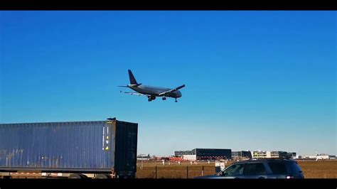 The best place for watching airplane landing at Pearson airport多伦多机场飞机