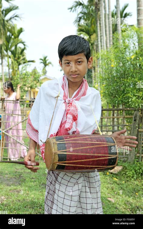 Bihu instruments hi-res stock photography and images - Alamy