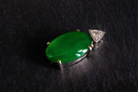 Vivid Green Jade Pendant Necklace 18k | Gem Gardener